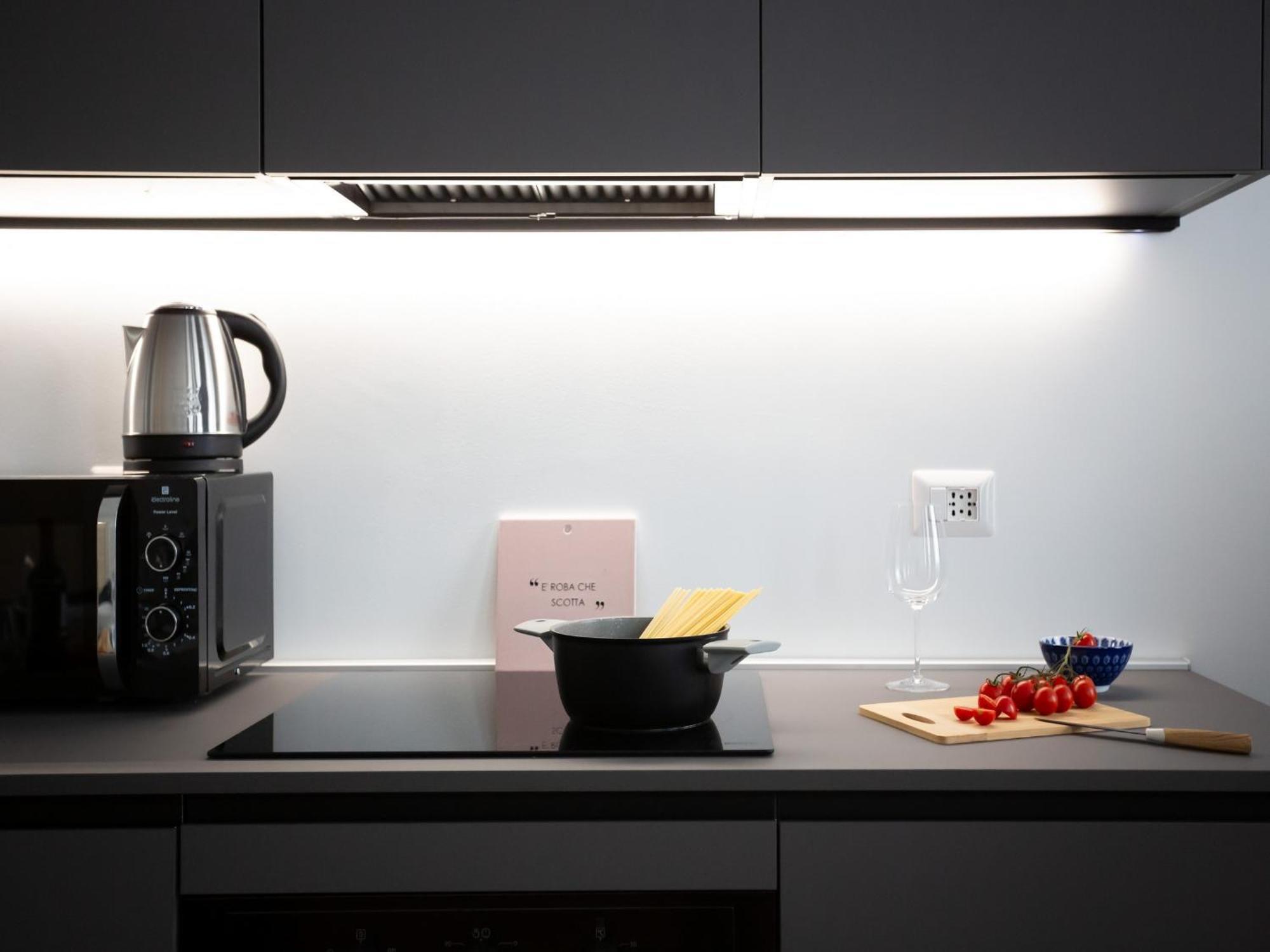 The Best Rent - Modern One Bedroom Apartment In San Babila ミラノ エクステリア 写真