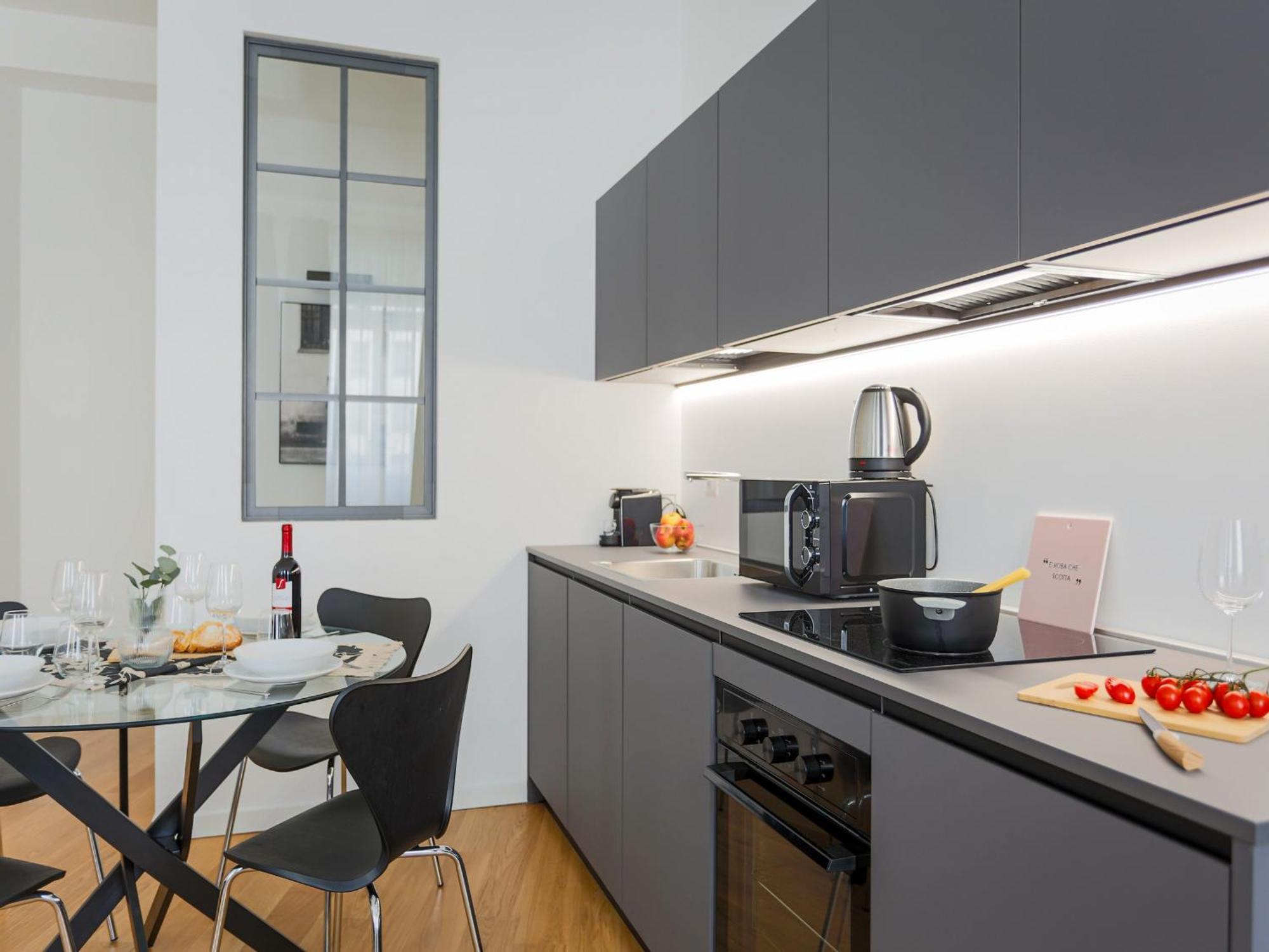 The Best Rent - Modern One Bedroom Apartment In San Babila ミラノ エクステリア 写真