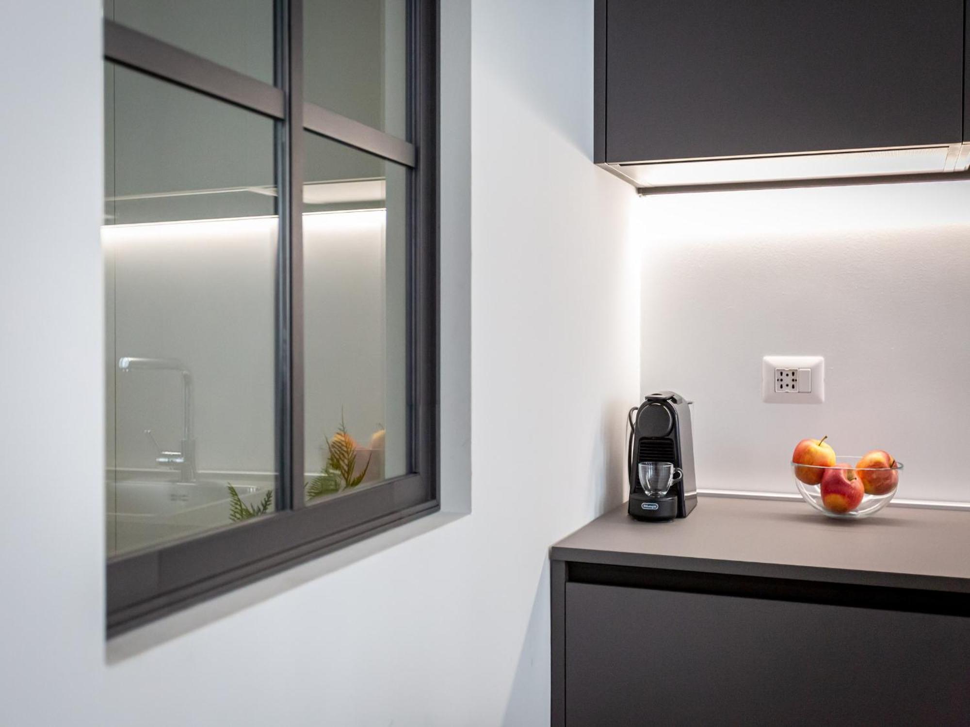 The Best Rent - Modern One Bedroom Apartment In San Babila ミラノ エクステリア 写真
