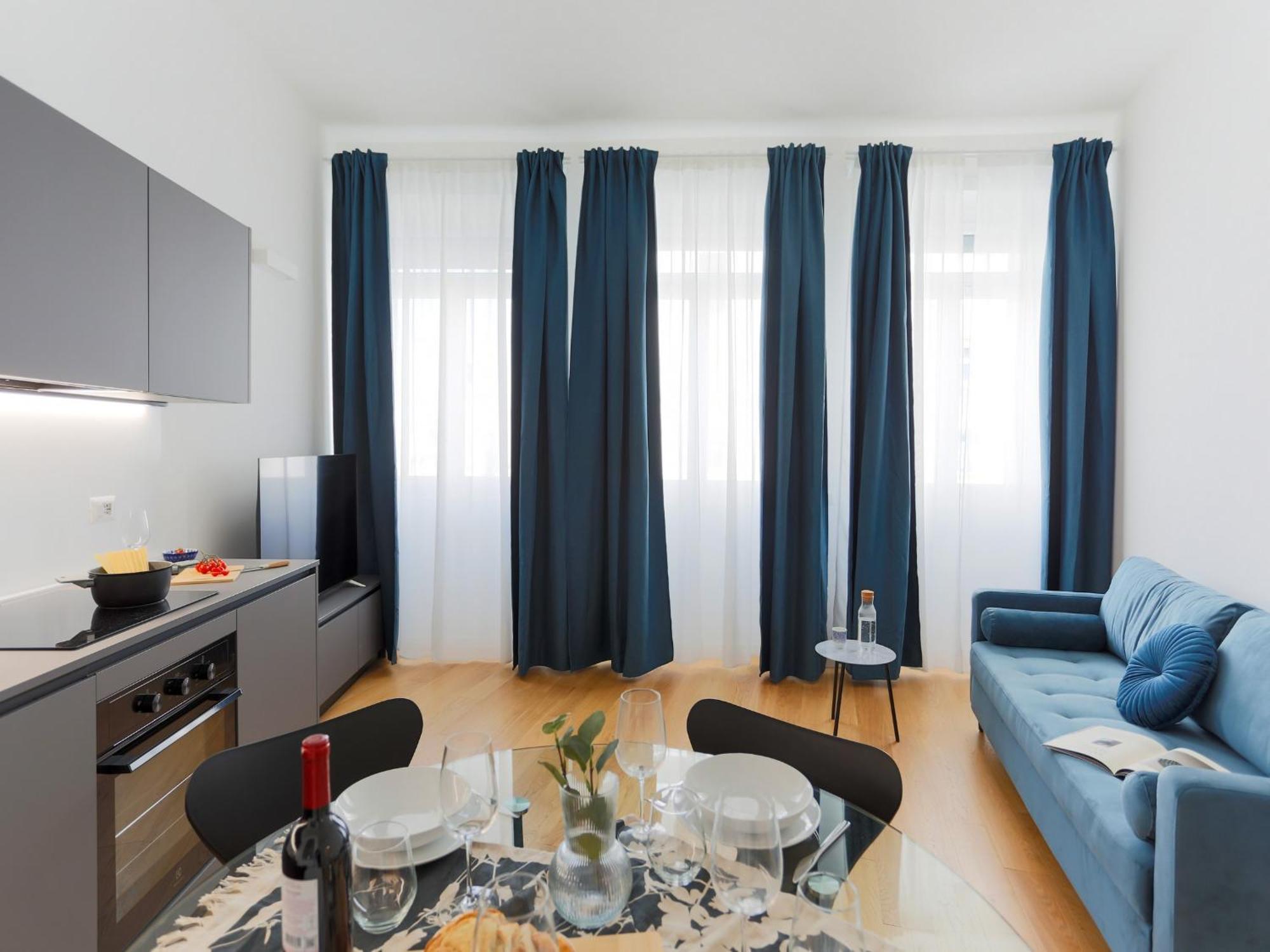 The Best Rent - Modern One Bedroom Apartment In San Babila ミラノ エクステリア 写真